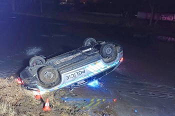 В Чехии полицейские попали в больницу, спасая тонувших девушек