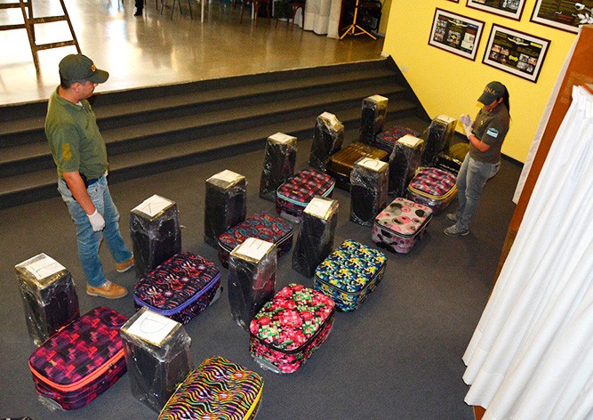 В российском посольстве в Аргентине нашли 400 кг кокаина