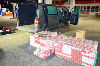 Фургон украинцев под завязку забитый сигаретами задержали в Чехии