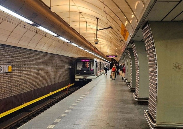 В метро Праги произошло второе за день самоубийство