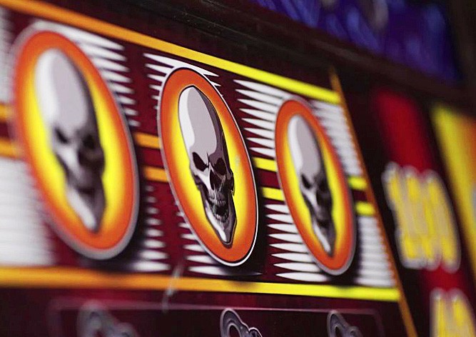 В Праге установили фальшивый игровой автомат