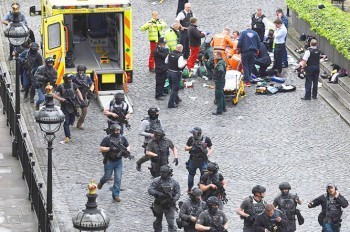 Теракт в центре Лондона: четверо погибших, более 20 пострадавших