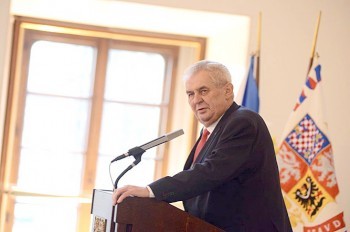 Президент Чехии рассказал о детском порно в своем компьютере