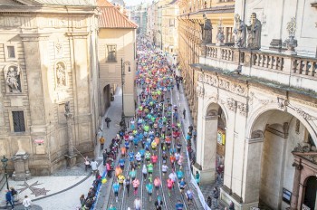 Субботний полумарафон ограничит движение транспорта в центре Праги