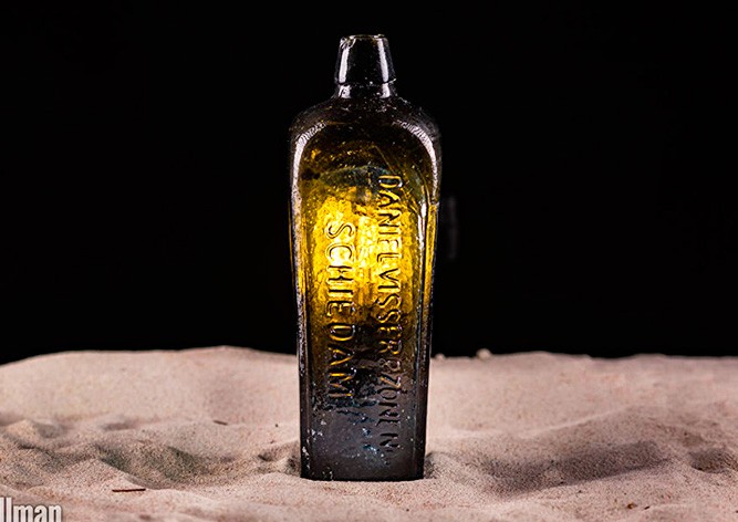 На берег Австралии выбросило старейшее в истории послание в бутылке