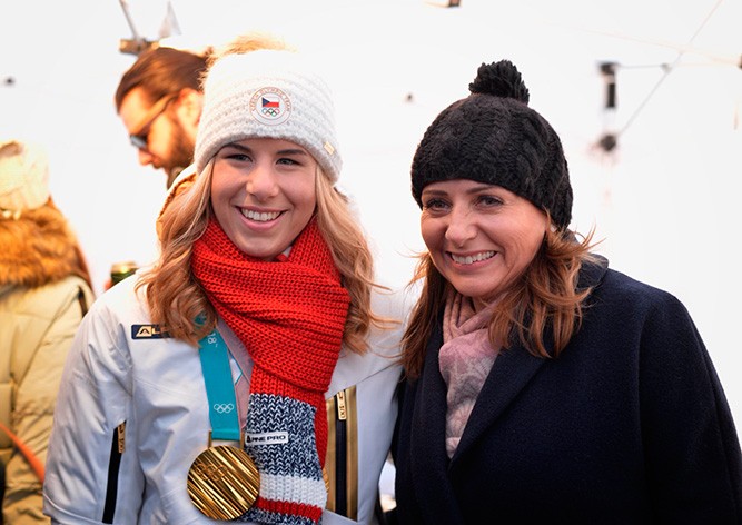 Мэр Праги вручила ключ от города Эстер Ледецкой