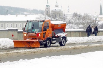 Снегопад осложнил транспортную ситуацию в Праге