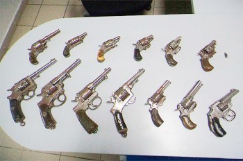 Жительница Чехии нашла на чердаке 13 револьверов времен Первой мировой войны