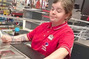 «С любовью к Чехии»: пражский Kaufland нанял сторонницу нацизма