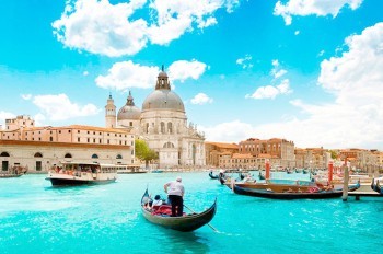 Власти Венеции будут бороться с наплывом туристов