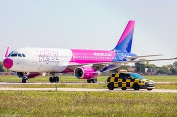 Самолет Wizz Air прервал взлет из-за вора