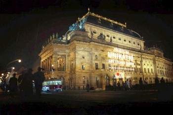 На здании Национального театра в Праге покажут видеомэппинг 