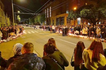 Тысячи православных в Чехии пришли ночью святить яйца. Впечатляющие фото