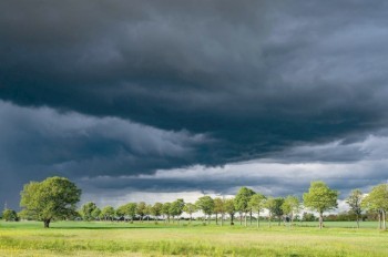 Предупреждение о сильных грозах объявлено в Чехии