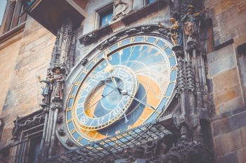 Смерть на пражском орлое прозвонит в колокол 148 раз в «Национальный день без спешки»