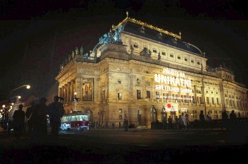 В среду на здании Национального театра в Праге покажут видеомэппинг 