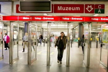 В Праге из-за ЧП закрыли обе станции метро Muzeum