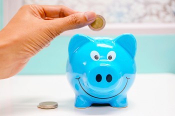 Банки в Чехии снова начали наживаться на странных комиссиях