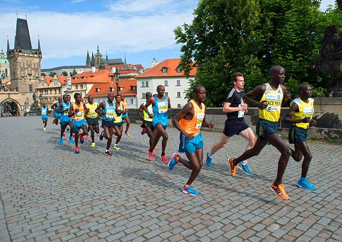 Воскресный марафон ограничит движение транспорта в Праге