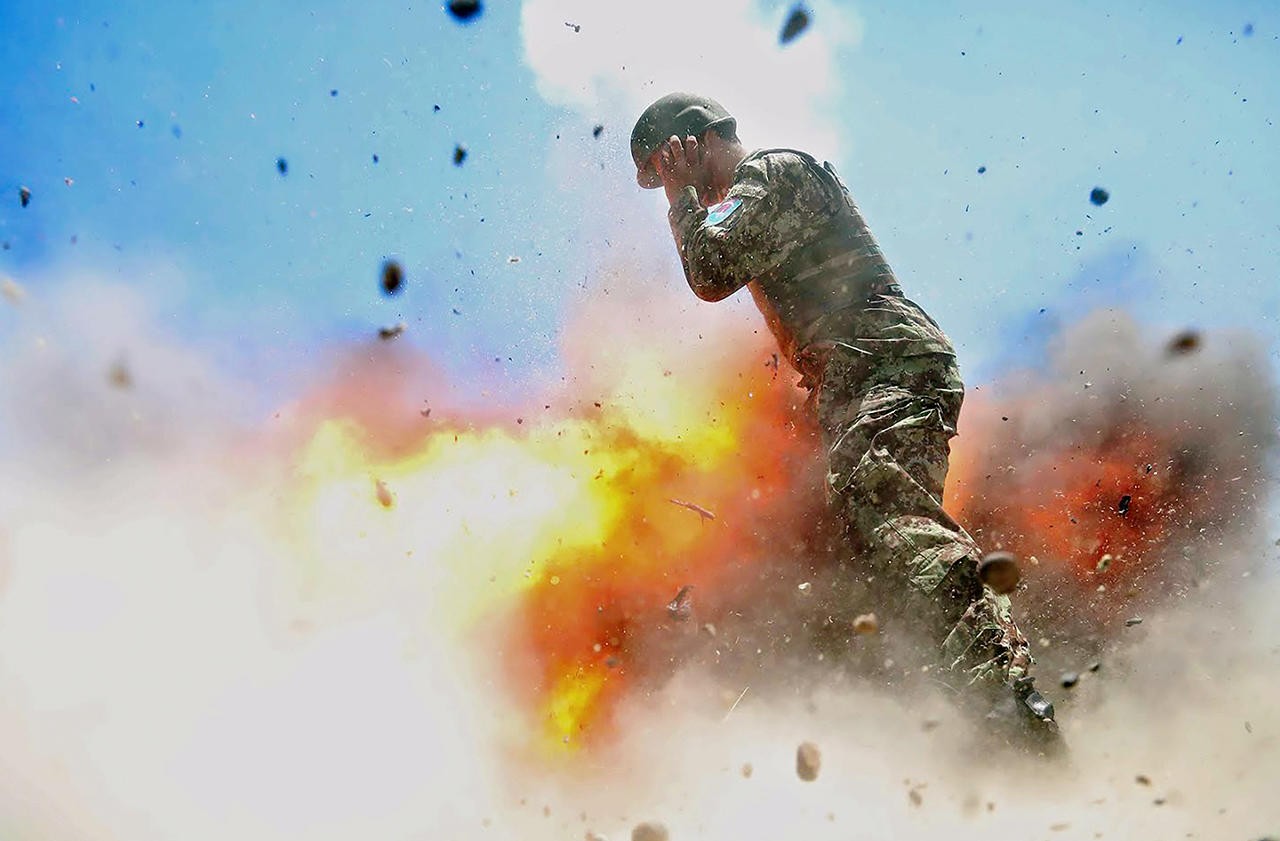 Военный фотограф сняла взрыв за секунду до своей гибели