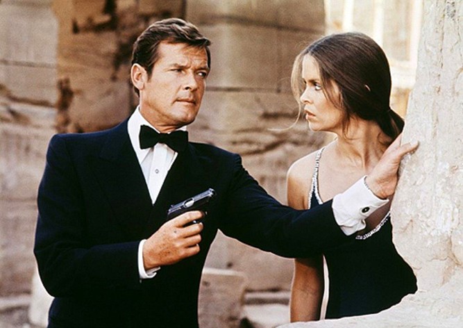 Умер легендарный актер Роджер Мур