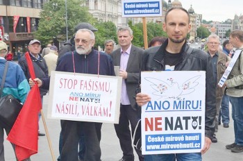 В Праге прошел митинг за выход Чехии из НАТО
