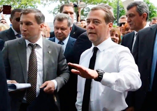 Героине мема «Денег нет, но вы держитесь» подняли пенсию на 450 рублей