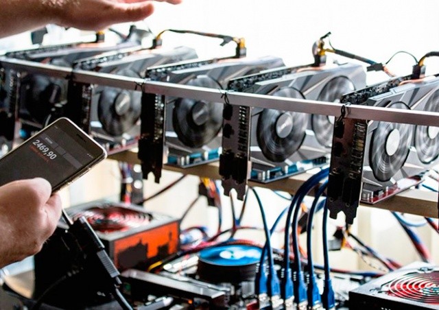 В Чехии депутат-пират попался на майнинге в служебной квартире