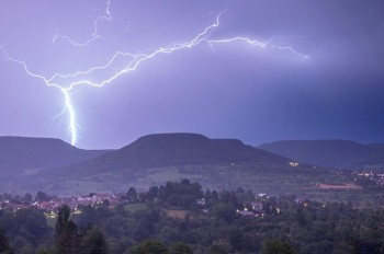 Штормовое предупреждение объявлено в Чехии
