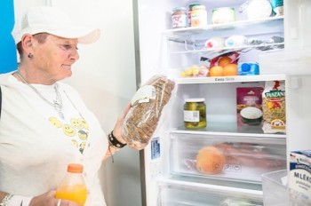 Samsung установила в Праге общественный холодильник