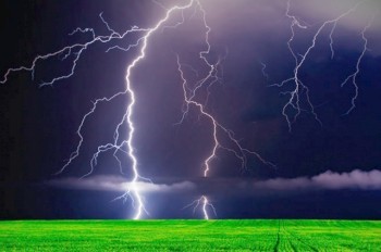 Синоптики: на Чехию надвигаются сильные грозы