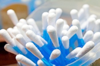 В Евросоюзе хотят запретить ватные палочки