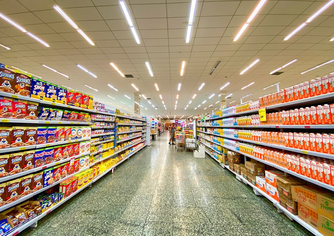 В Чехии вор прямо в супермаркете выпил полбутылки рома и уснул