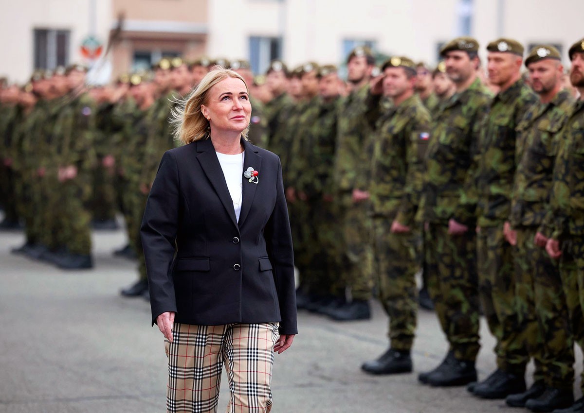 Министр обороны Чехии попала в ДТП в центре Праги