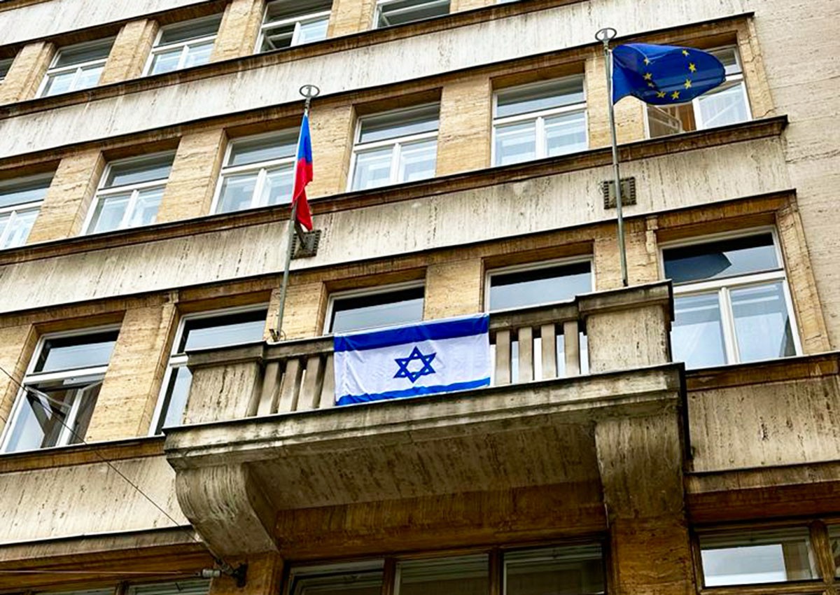 Ведущие чешские СМИ купились на фейковую новость сторонников Палестины