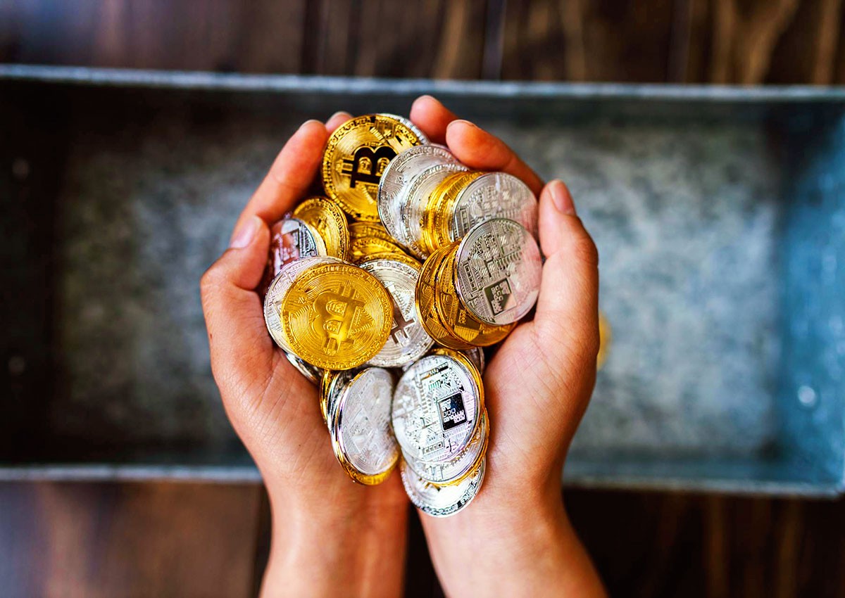 Минюст Чехии принял в дар от наркоторговца биткоины на 1 млрд крон