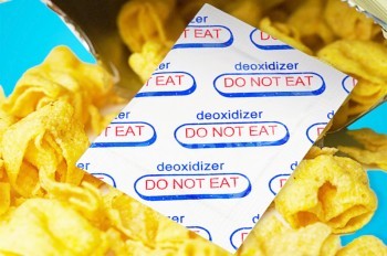 Токсикологи призвали жителей Чехии не путать пакетик сорбента с приправой