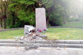 В Чехии вандалы уничтожили памятник павшим советским воинам