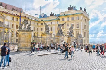 Участники опроса назвали страны, представляющие угрозу Чехии