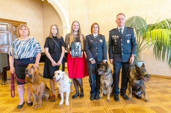 В Праге торжественно вручили премию «Храброе собачье сердце»