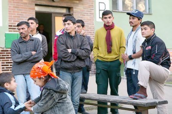 Отмена выдачи пособий наличными сработала: мигранты покидают Германию