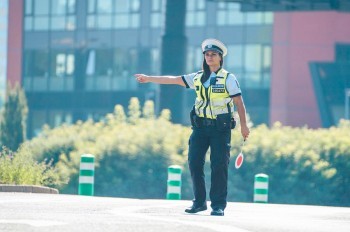 Гениально: в Чехии лишенные прав водители ехали друг за другом на «ведрах с гайками»