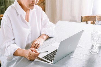 В Чехии 81-летнюю пенсионерку судили за интернет-пиратство