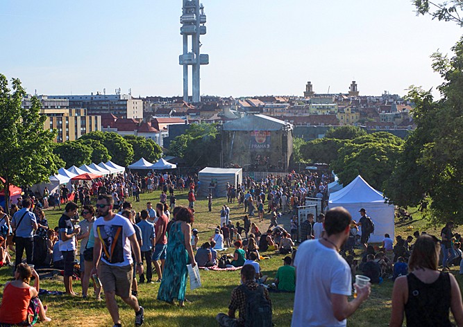 В Праге стартовал пивной фестиваль Žižkovské pivobraní: фото