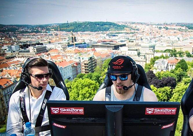 Counter-Strike в облаках: в Праге состоялся необычный кибертурнир