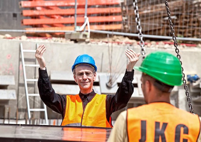 В Чехии «рабочие» сыграли джазовый концерт прямо на стройке: видео