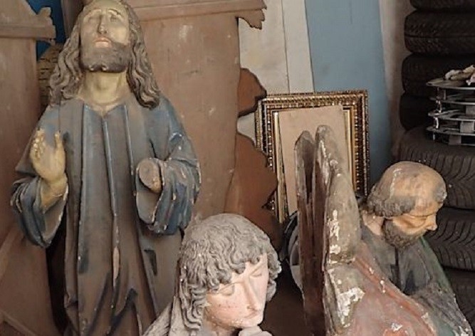 В одном из храмов Чехии были найдены сенсационные статуи