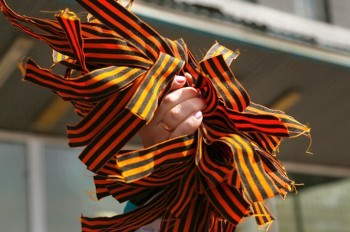 Порошенко подписал закон о запрете георгиевской ленты на Украине