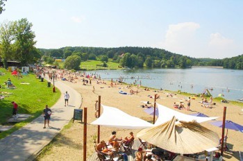 Где искупаться в Праге: городские пляжи