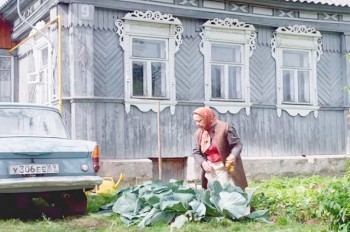 Немецкая реклама ЧМ в России: бабушка чеканит капусту под «Касту»